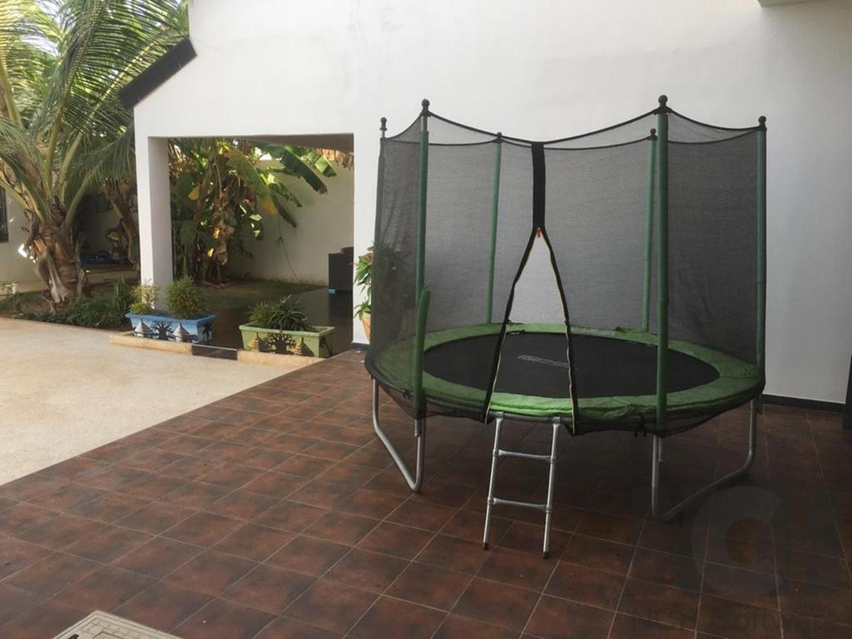 Villa Kage: Luxurious 6-Bedroom Retreat with Games & Entertainment Saly Exterior photo