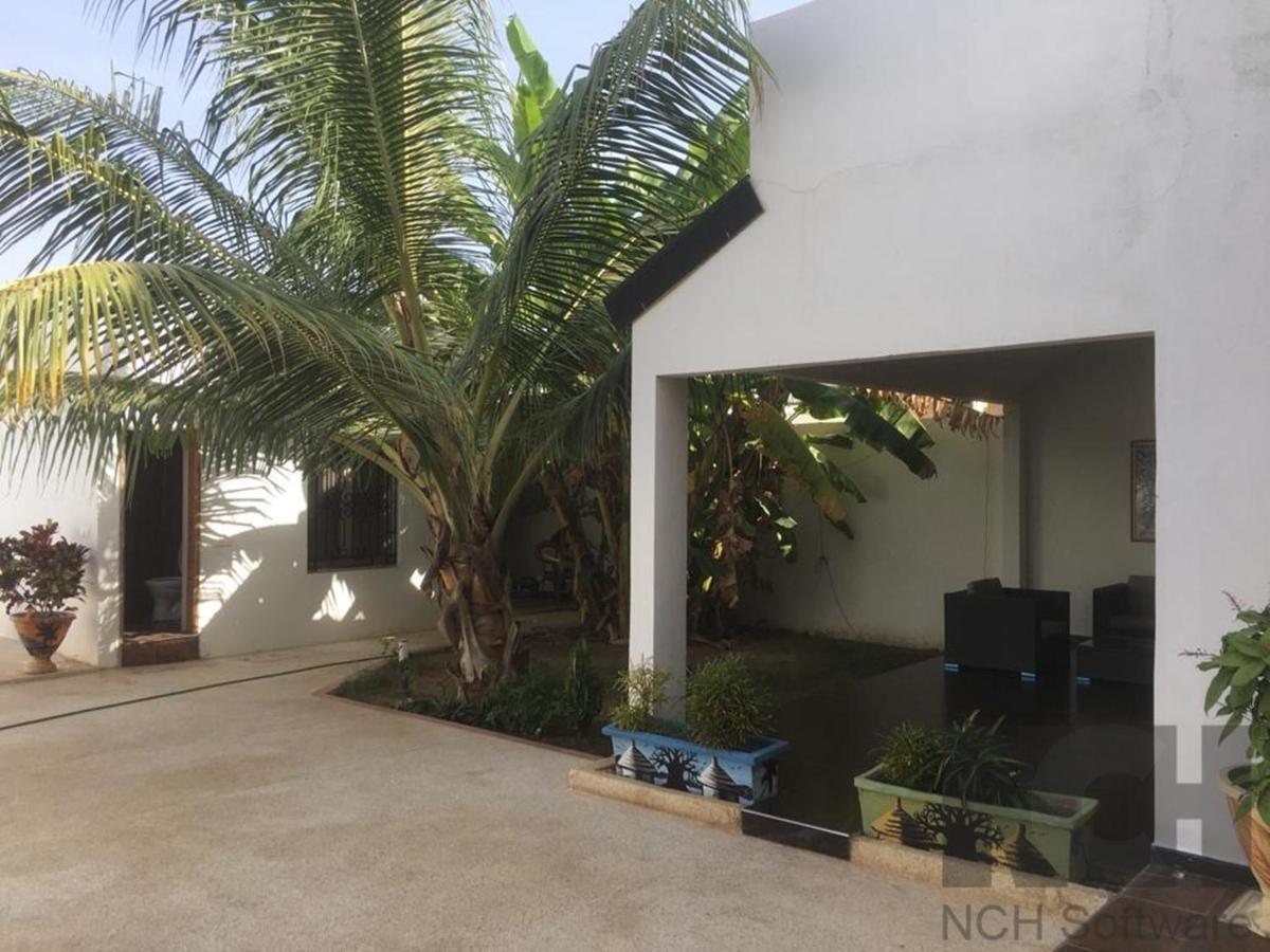 Villa Kage: Luxurious 6-Bedroom Retreat with Games & Entertainment Saly Exterior photo